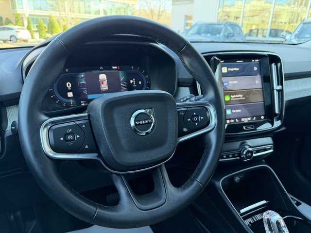 Used 2023 Volvo XC40 B5 Plus image 46