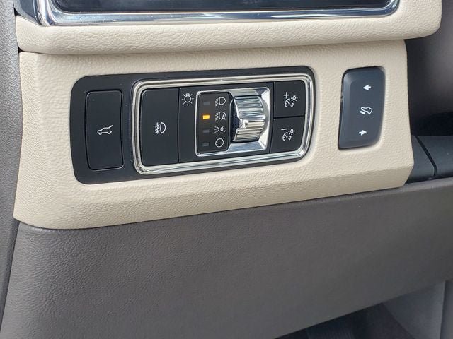 Used 2024 Lincoln Navigator L Reserve w/ Equipment Group 201A AWD/4WD image 9