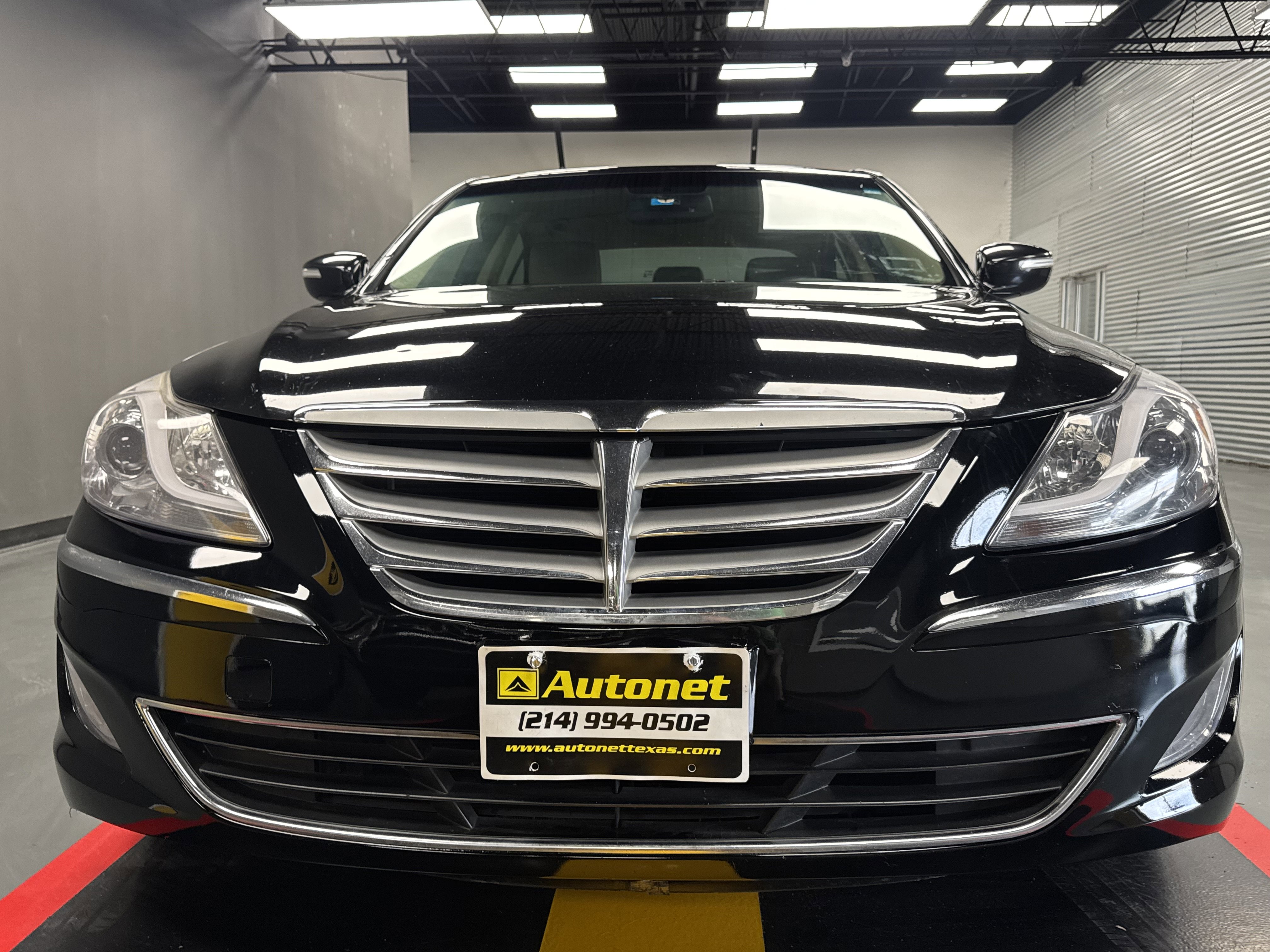 Used 2014 Hyundai Genesis 3.8 image 8