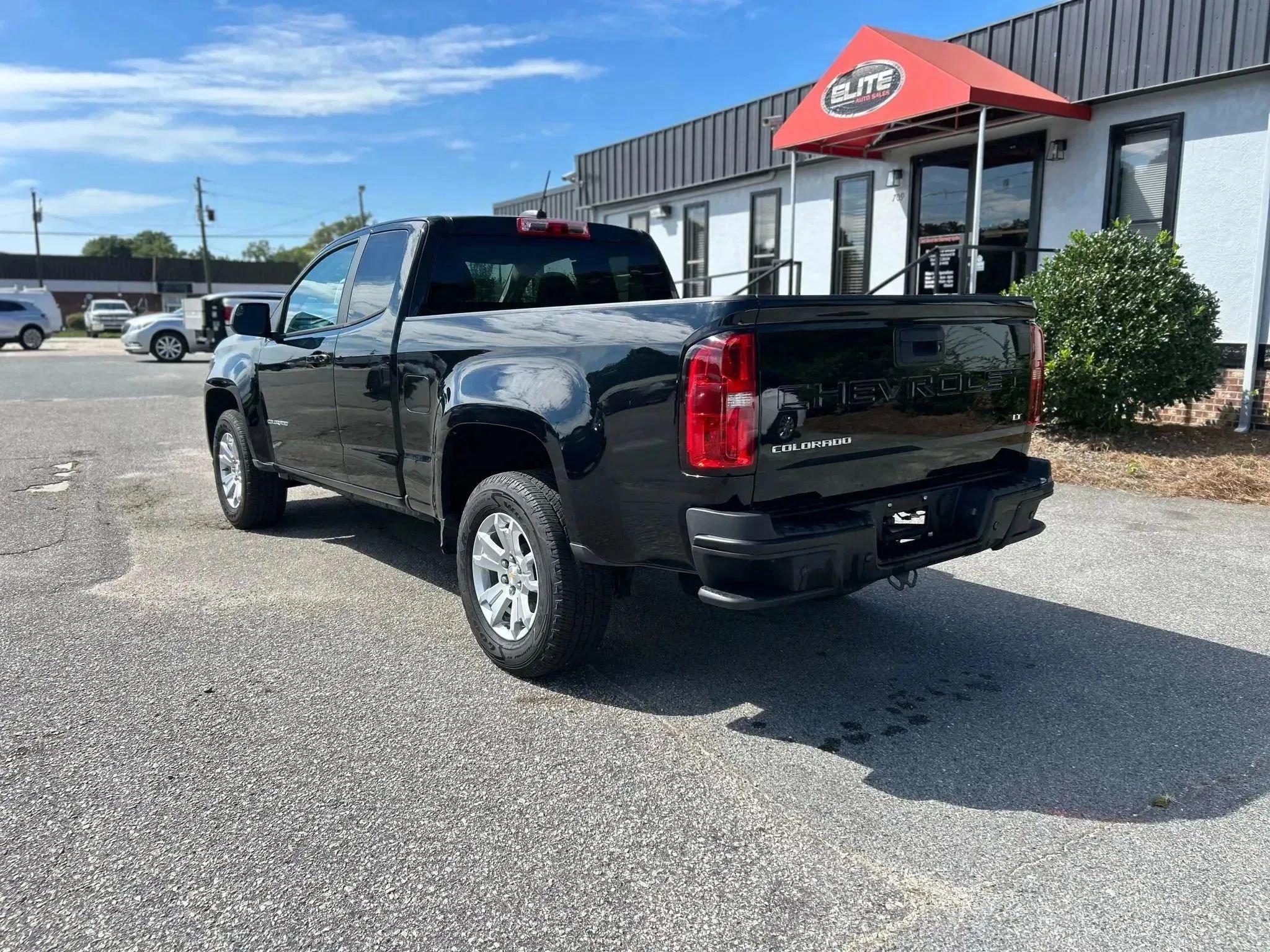 Used 2022 Chevrolet Colorado LT w/ Fleet Safety Package RWD image 9