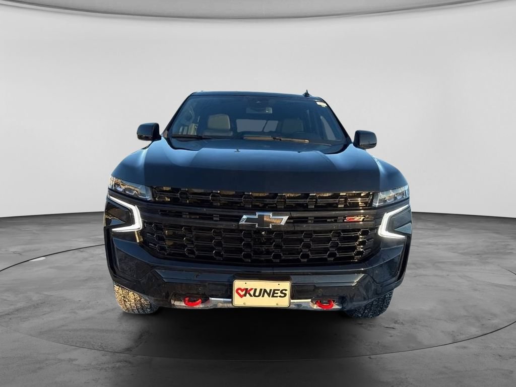 Used 2024 Chevrolet Tahoe Z71 w/ Luxury Package AWD/4WD image 5