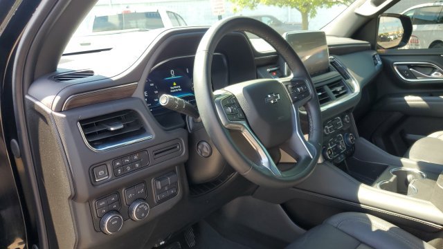 Used 2023 Chevrolet Tahoe Z71 w/ Luxury Package AWD/4WD image 8