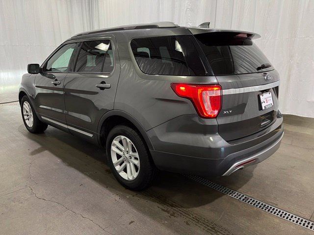 Used 2017 Ford Explorer XLT w/ Equipment Group 202A FWD image 7