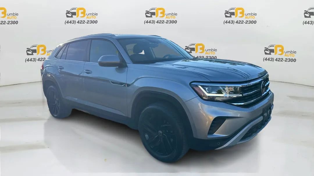 Used 2023 Volkswagen Atlas Cross Sport SE w/ Black Wheel Package image 3