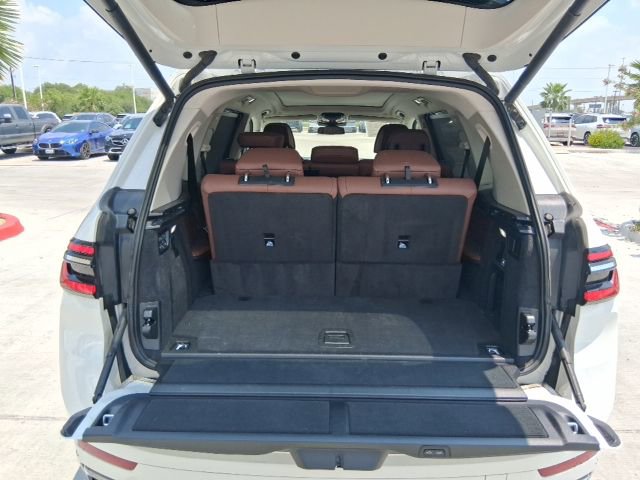 Used 2024 BMW X7 xDrive40i w/ Premium Package AWD/4WD image 6