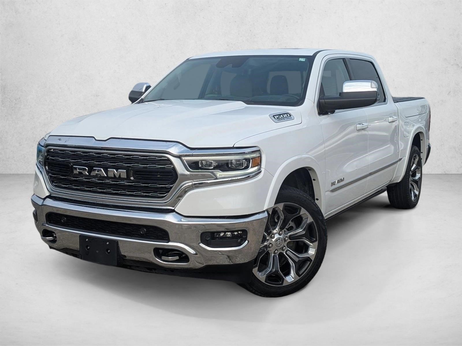 Used 2024 RAM 1500 Limited AWD/4WD image 1