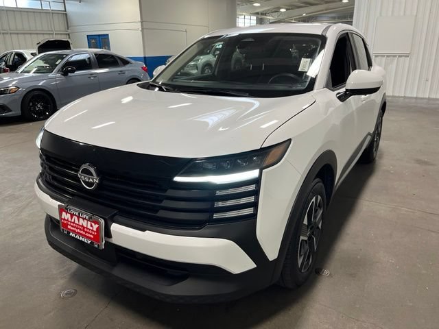 Used 2025 Nissan Kicks SV AWD/4WD image 7