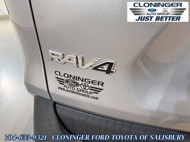 Used 2023 Toyota RAV4 XLE Premium image 11