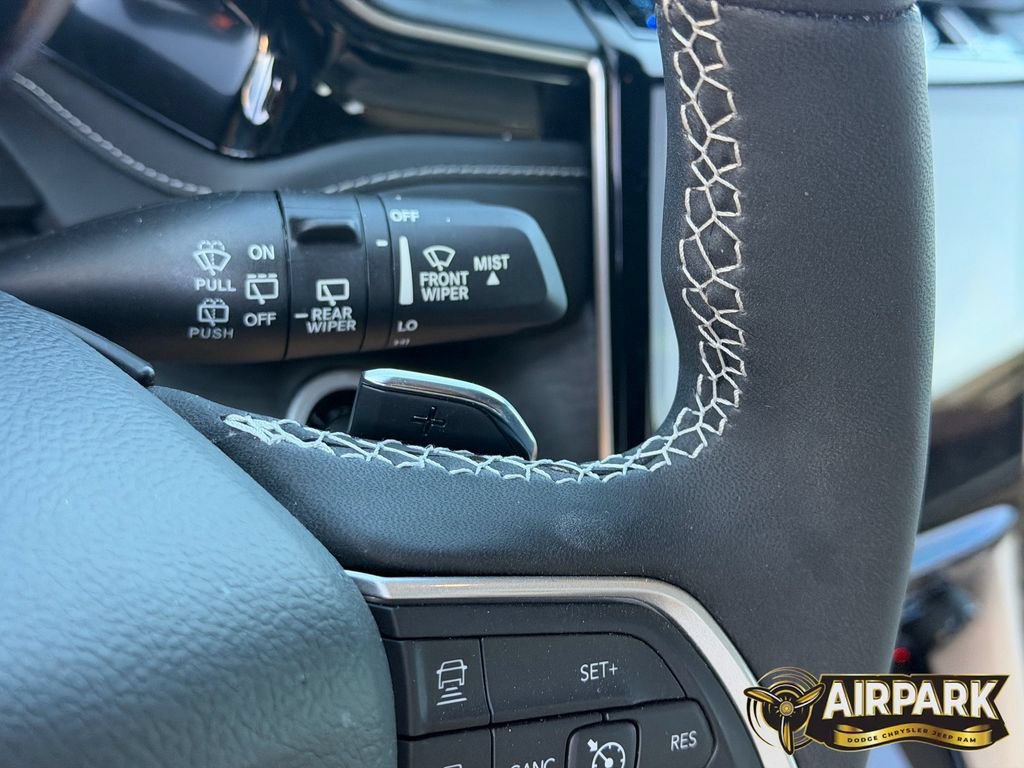 New 2023 Jeep Grand Cherokee 4WD 4xe w/ Luxury Tech Group II image 23