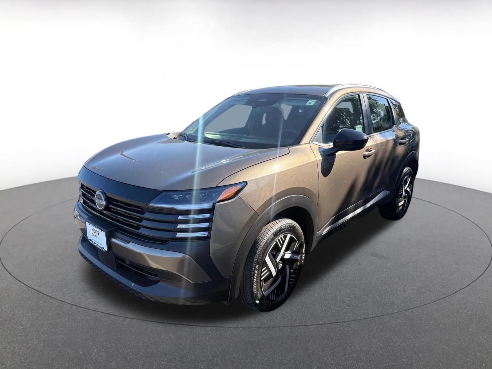 Used 2026 Nissan Kicks SV w/ Cold Weather Package FWD image 2