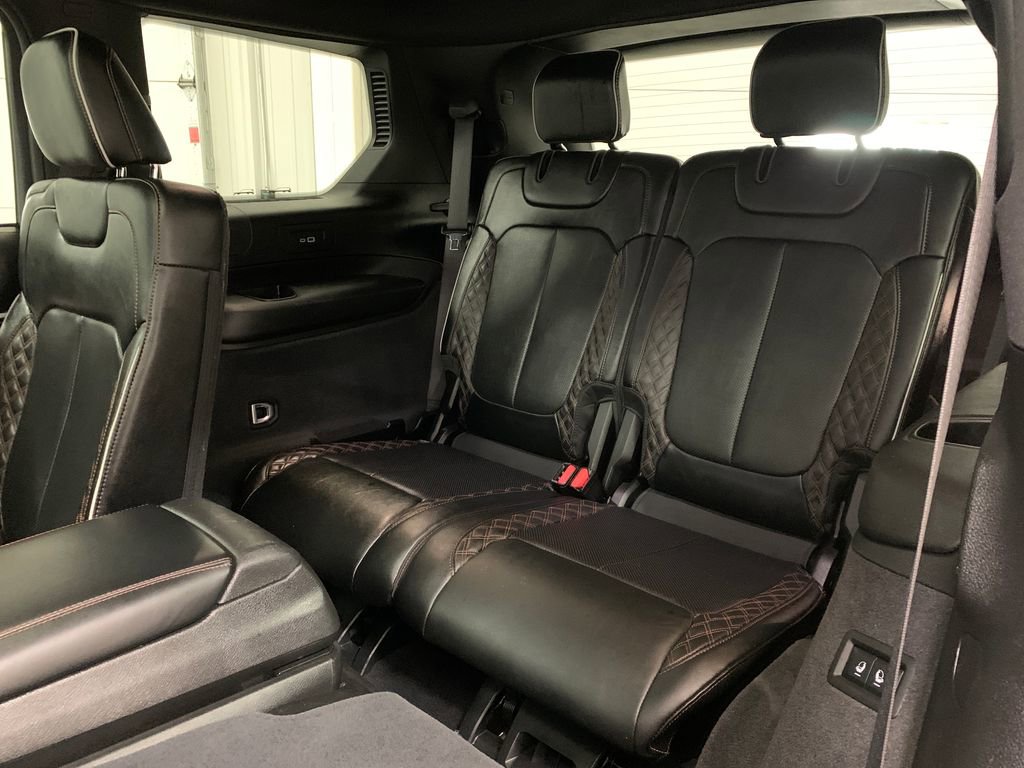 Used 2023 Jeep Grand Cherokee L Summit w/ Luxury Tech Group V AWD/4WD image 23