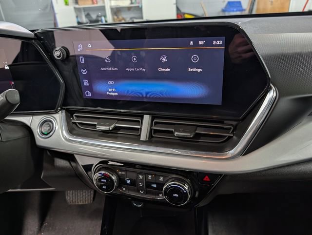 Used 2025 Chevrolet Trax LT w/ Driver Confidence Package image 22