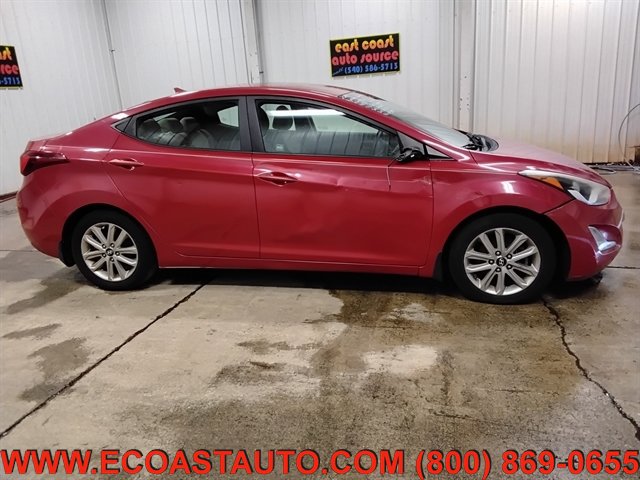 Used 2014 Hyundai Elantra SE w/ Option Group 02 FWD image 2