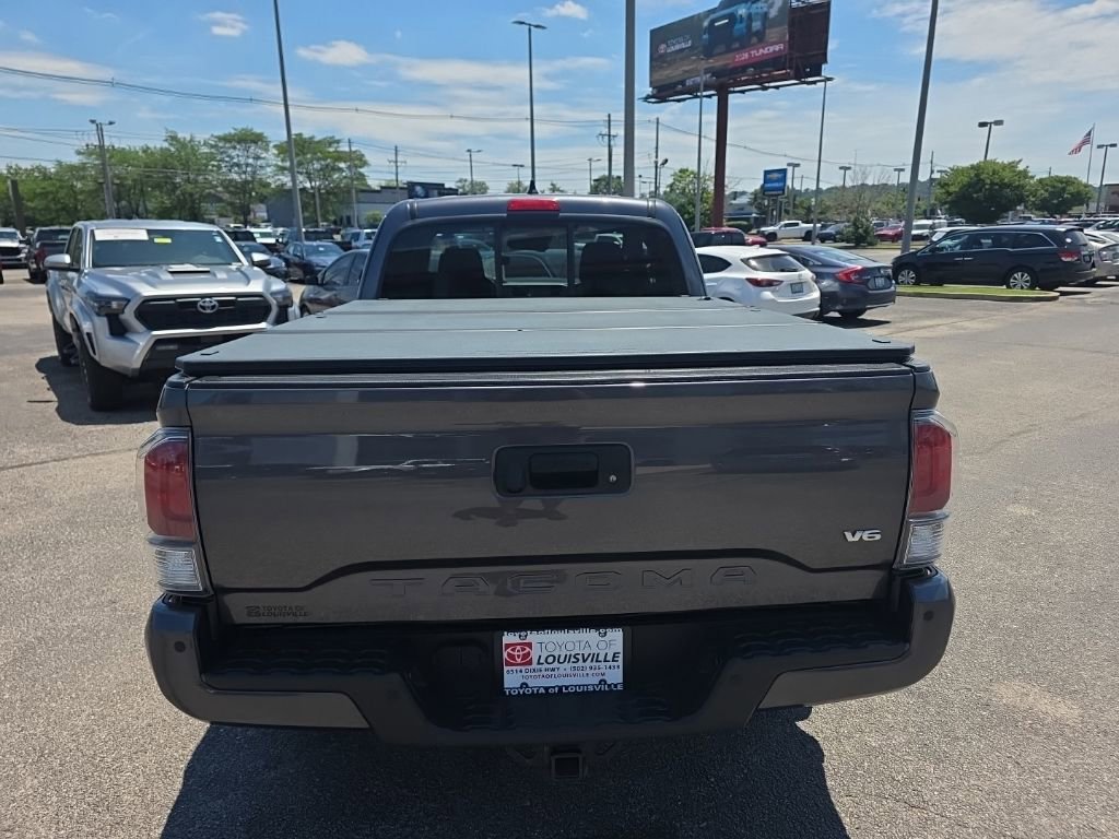 Used 2020 Toyota Tacoma TRD Sport w/ TRD Premium Sport Package AWD/4WD image 5