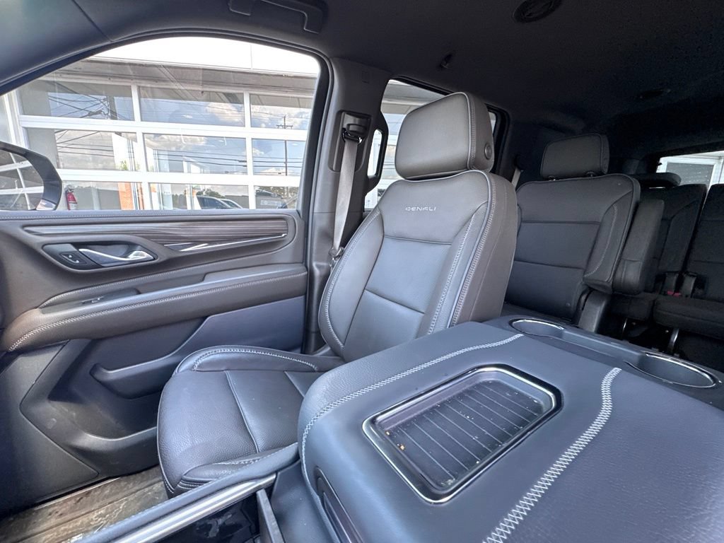 Used 2023 GMC Yukon Denali w/ LPO, Floor Liner Package AWD/4WD image 21