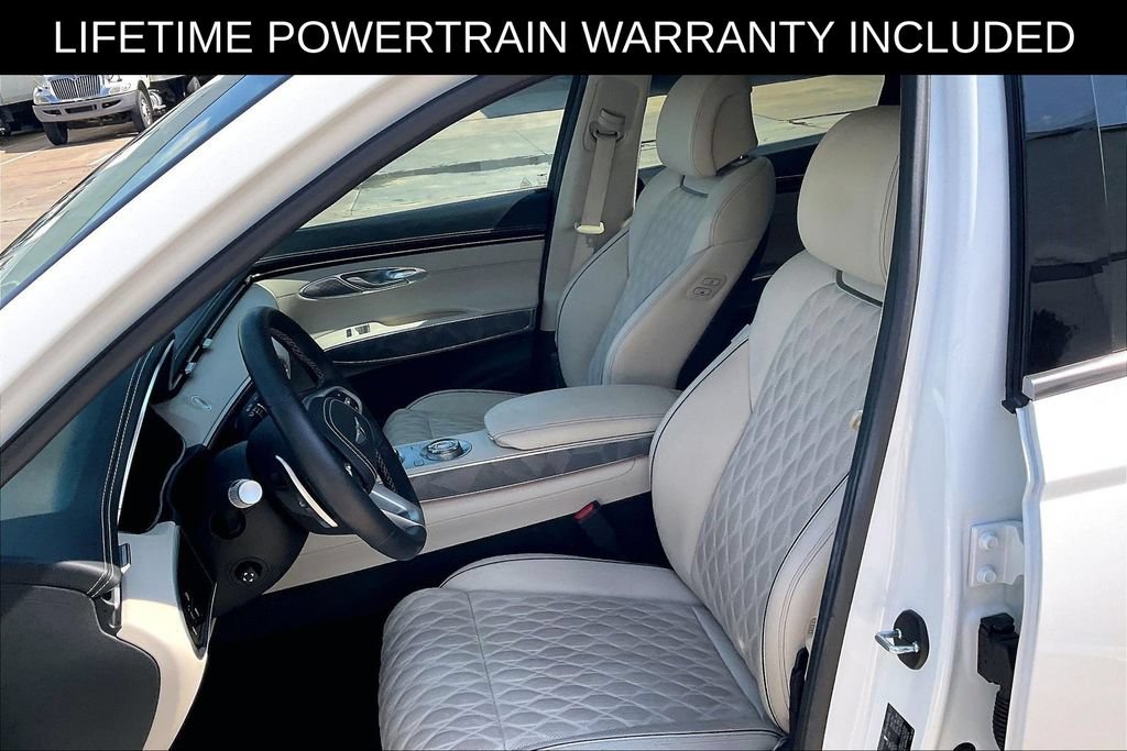 Used 2025 Genesis GV70 3.5T Sport w/ Sport Advanced Package AWD/4WD image 26