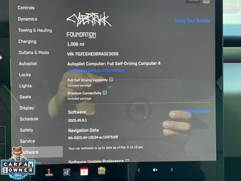 Used 2024 Tesla Cybertruck AWD Crew Cab image 43