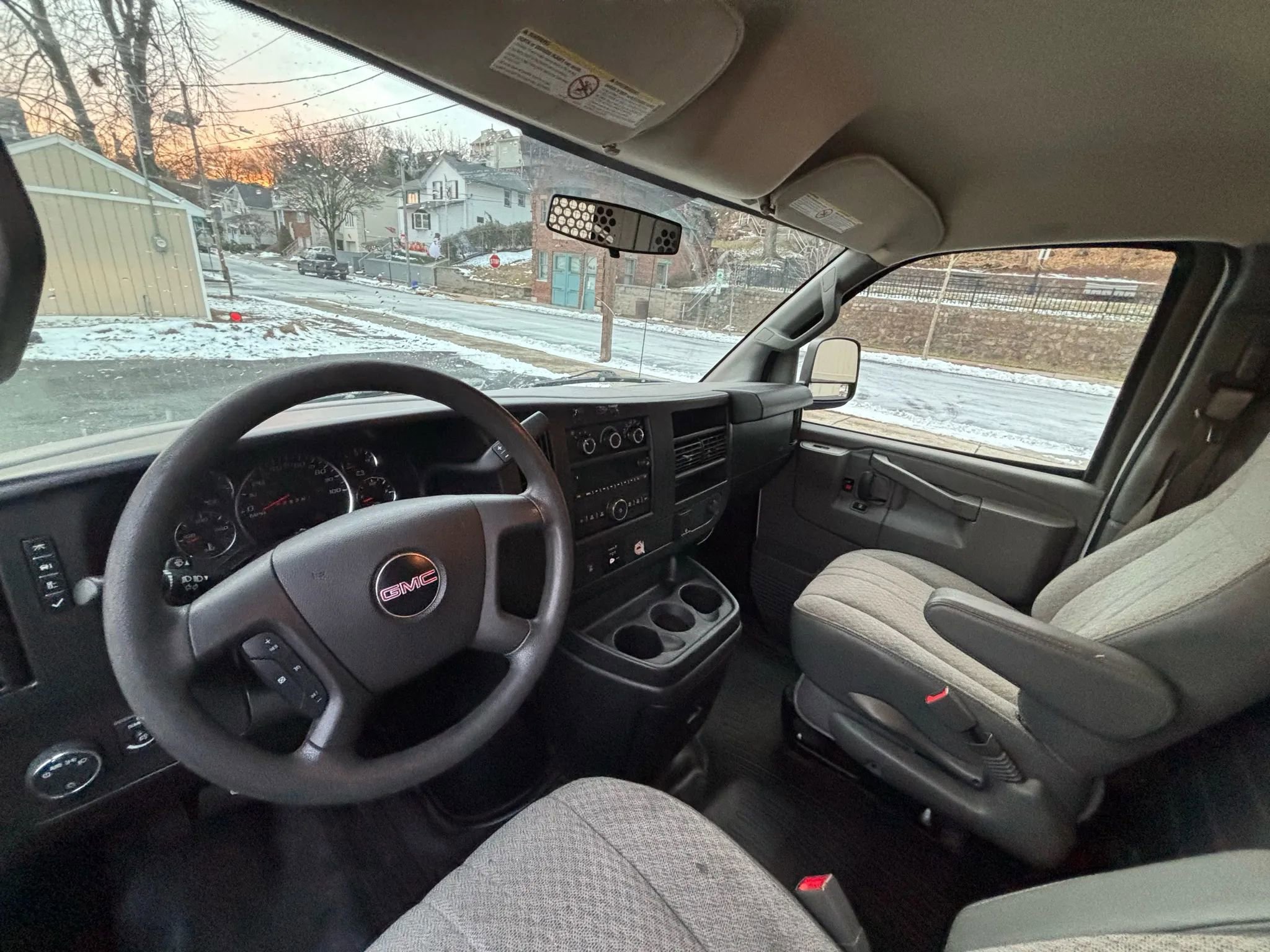 Used 2017 GMC Savana 2500 image 17