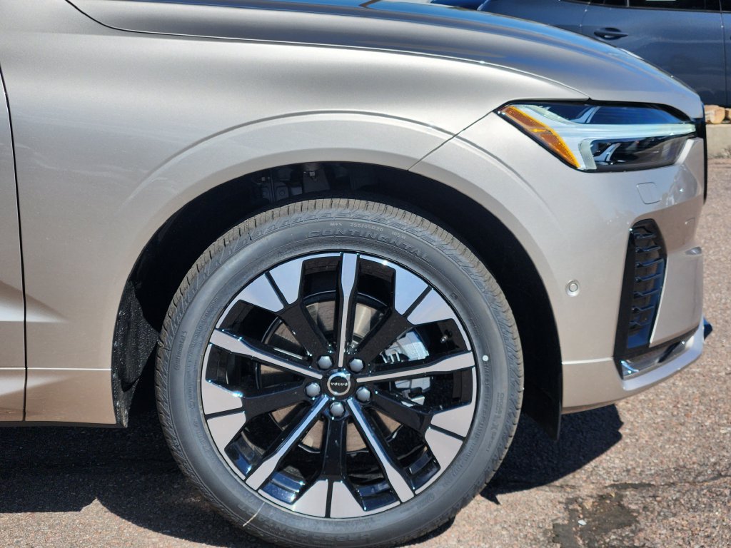 New 2027 Volvo XC60 B5 Plus AWD/4WD image 29