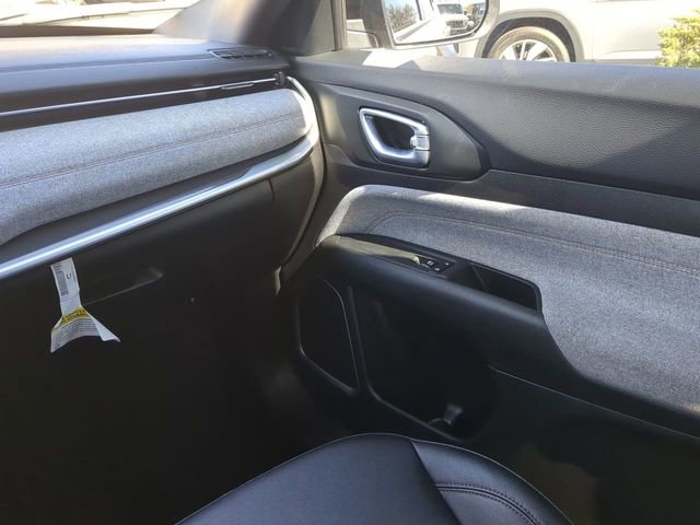 Used 2024 Jeep Compass Latitude image 19