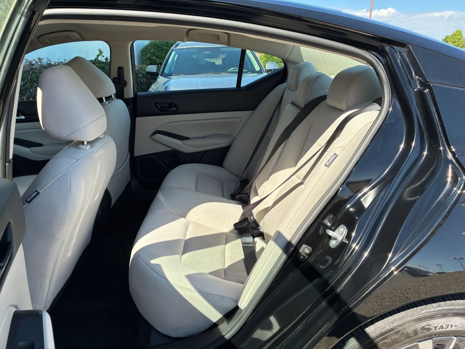 Used 2025 Nissan Altima 2.5 SV image 27