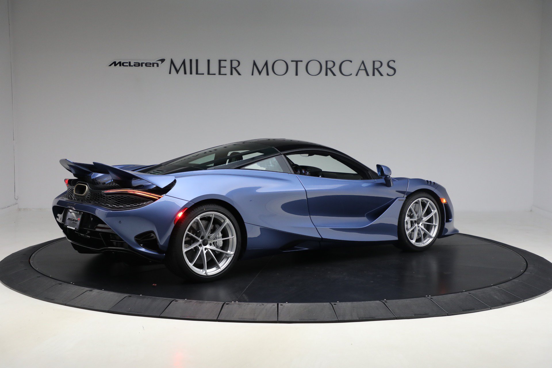 Used 2026 McLaren 750S RWD image 8