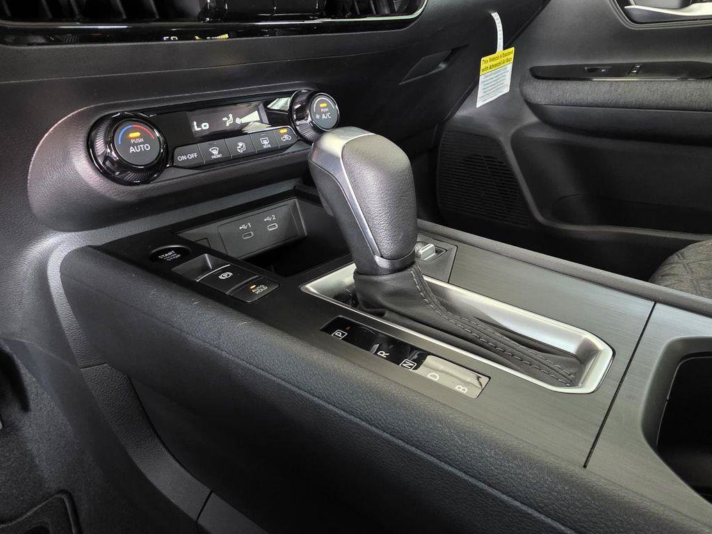Used 2026 Nissan Kicks SV FWD image 20