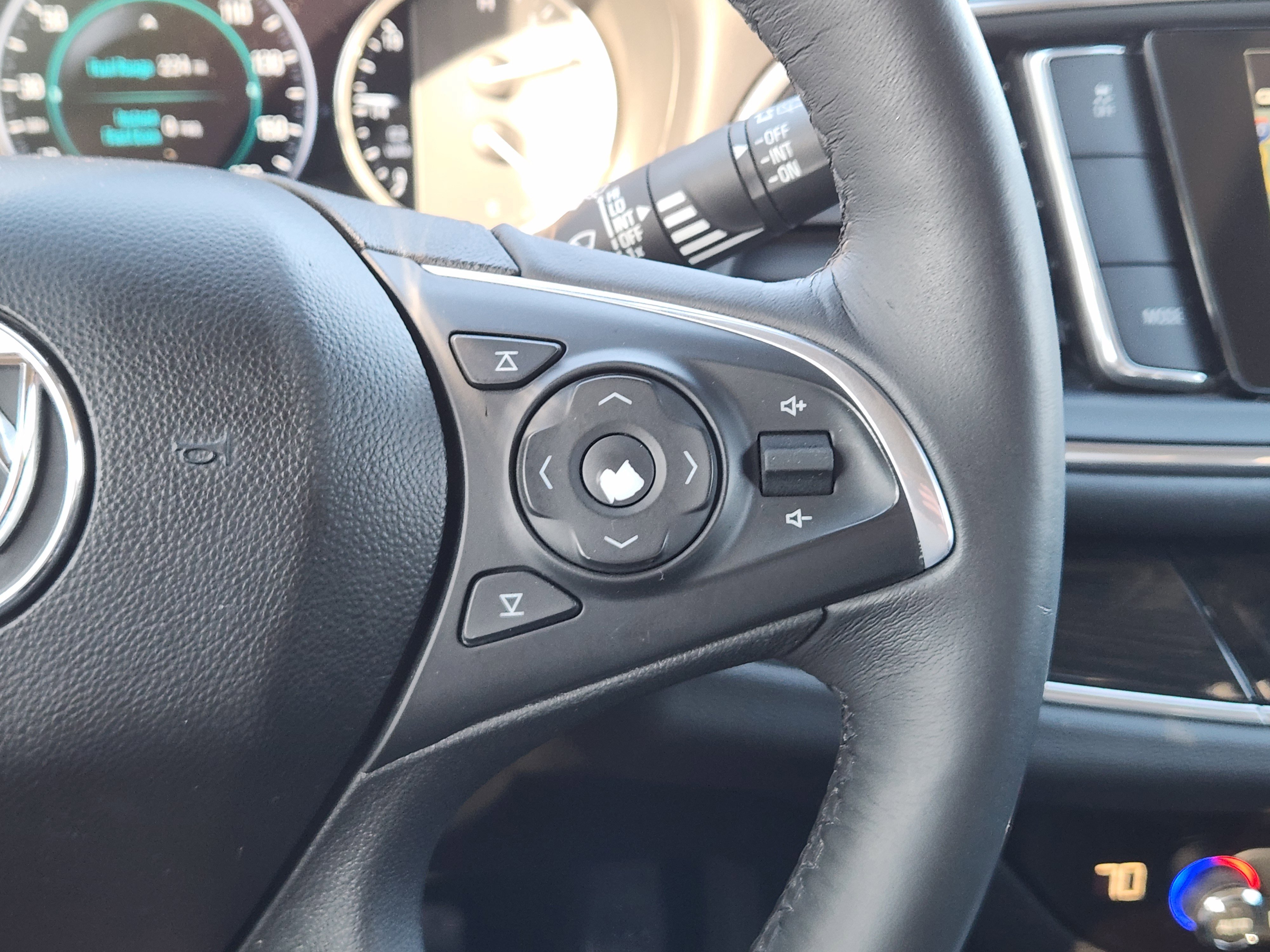 Used 2019 Buick Enclave Avenir w/ Avenir Technology Package image 35