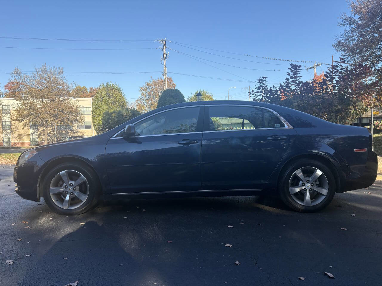 Used 2011 Chevrolet Malibu LT w/ Power Convenience Package image 4