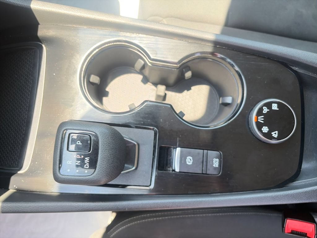 Used 2023 Nissan Rogue S AWD/4WD image 23
