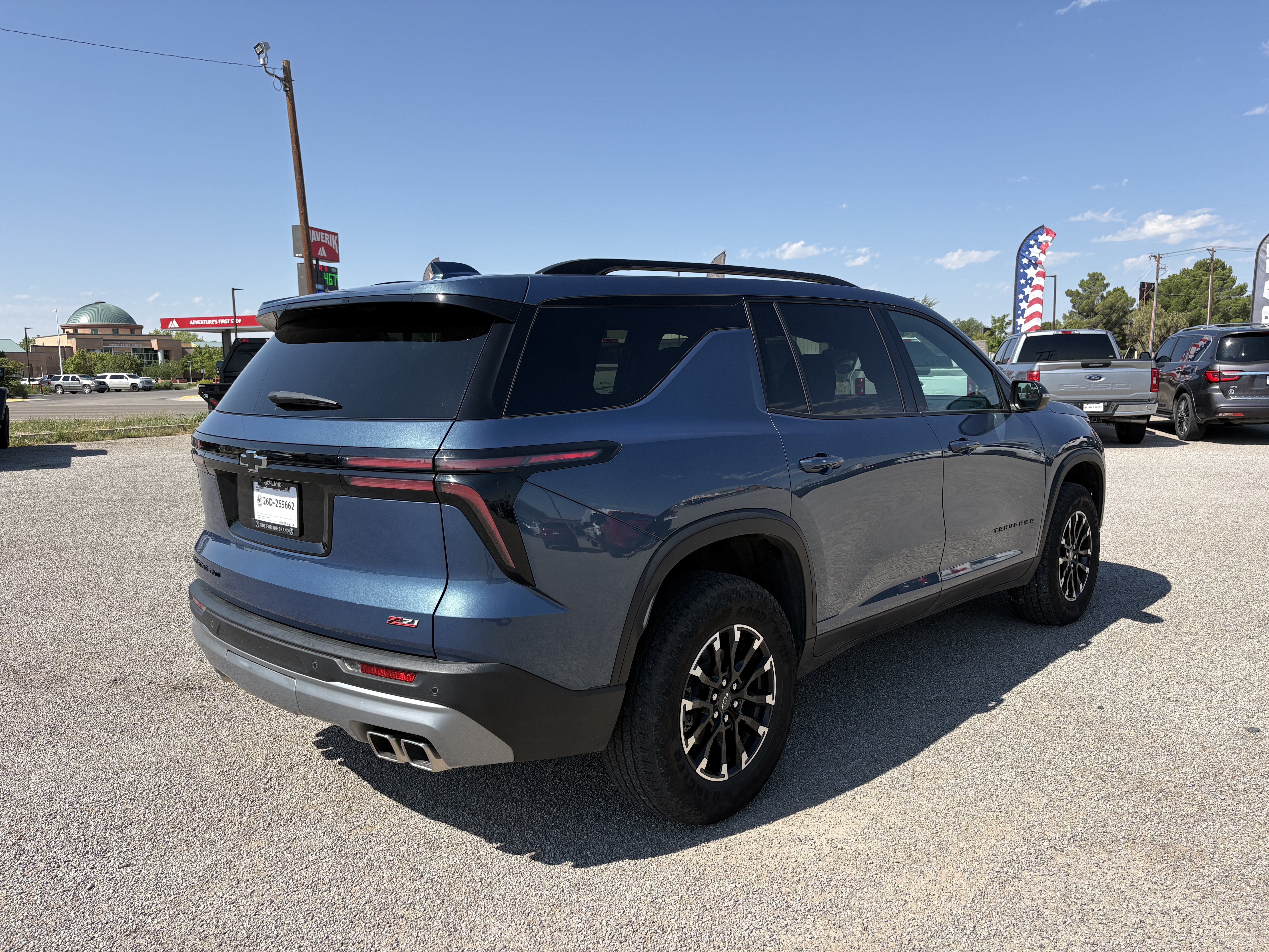 Used 2025 Chevrolet Traverse Z71 AWD/4WD image 7
