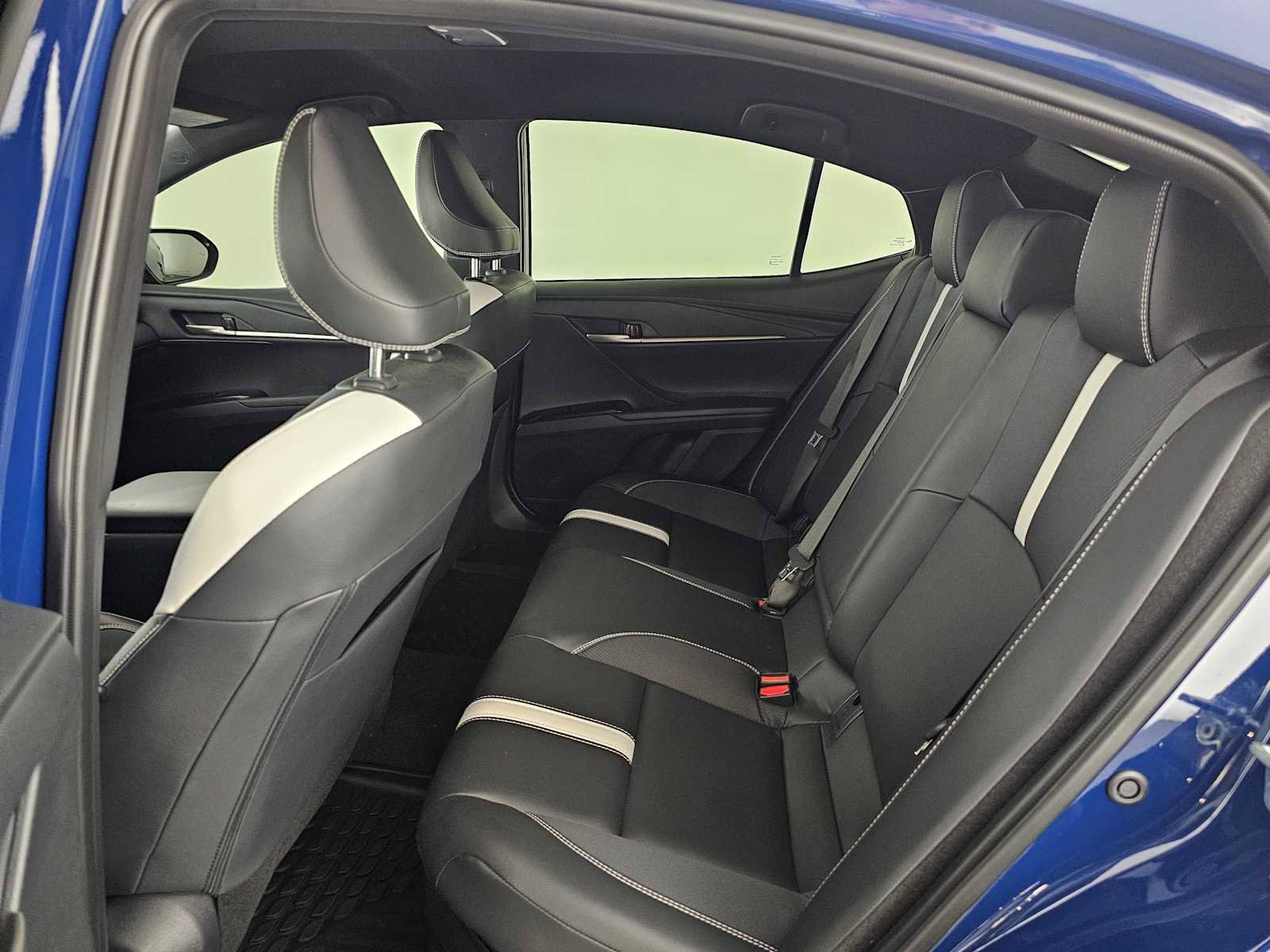Used 2025 Toyota Camry SE image 16
