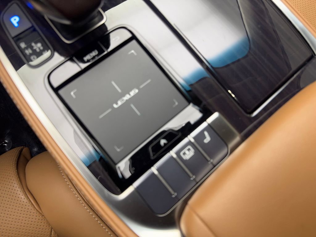 Used 2020 Lexus LS 500 w/ Accessory Package (Z2) image 69