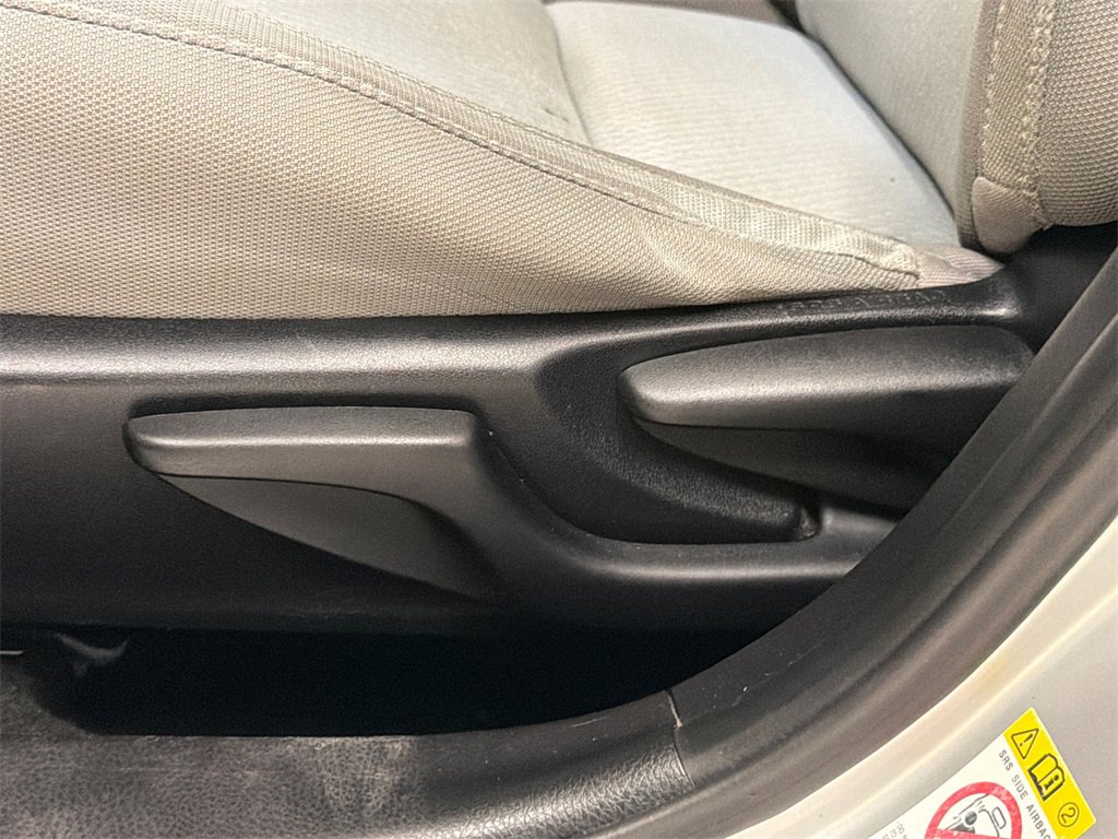 Used 2018 Toyota Corolla LE image 18