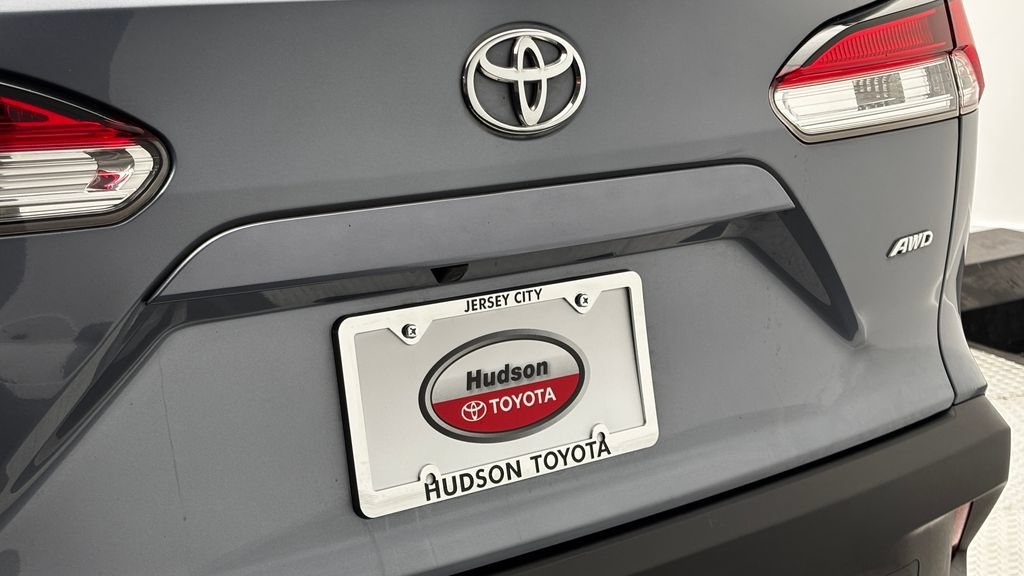 Used 2023 Toyota Corolla Cross L AWD/4WD image 8