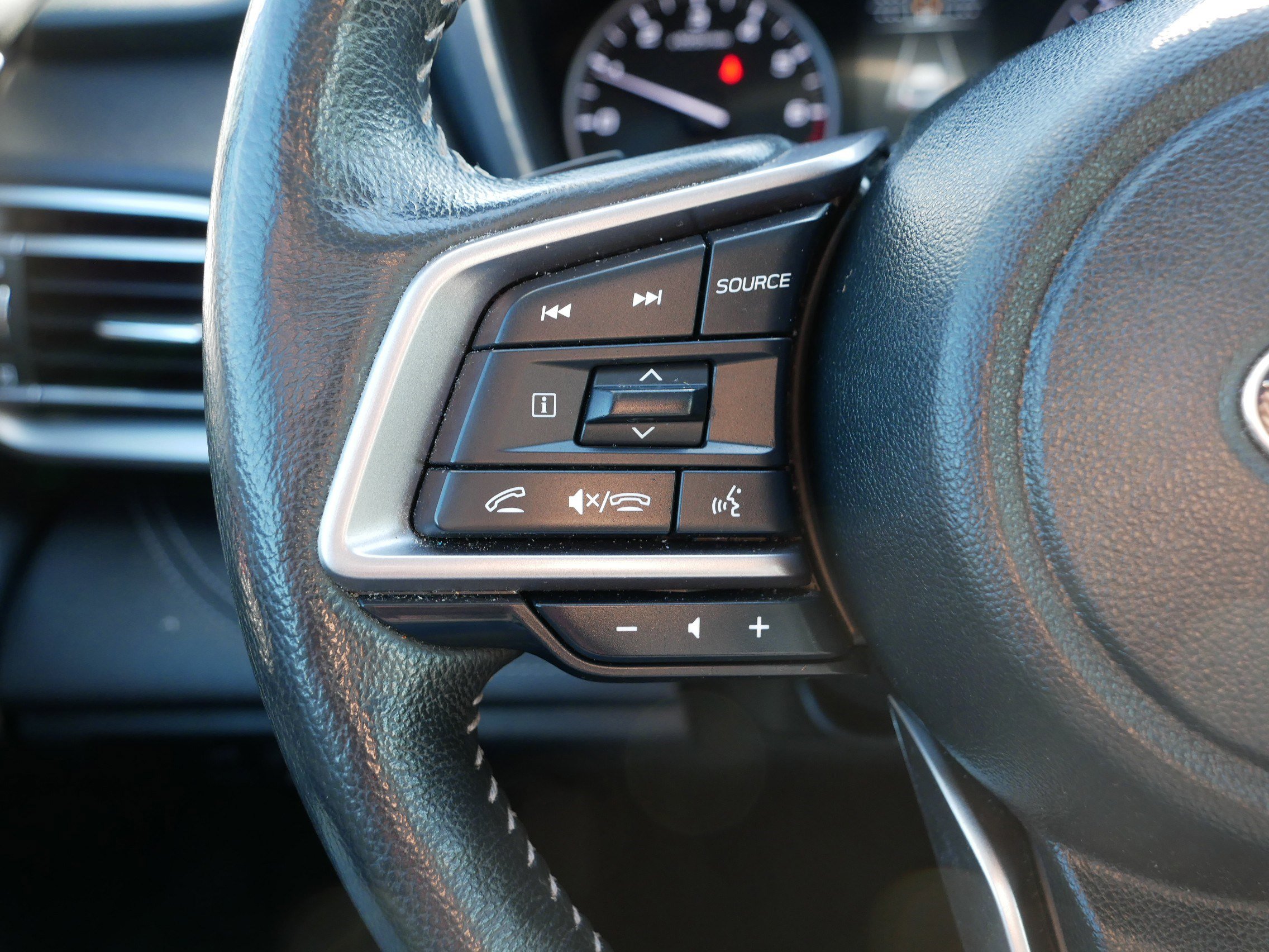 Used 2023 Subaru Outback Limited image 31