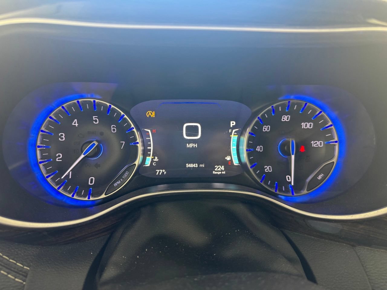 Used 2024 Chrysler Pacifica Limited FWD image 4