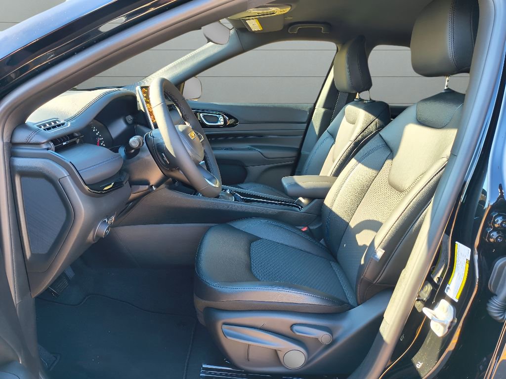 New 2026 Jeep Compass Latitude image 16