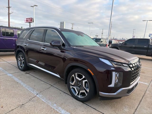 Used 2023 Hyundai Palisade Limited w/ Winter Package image 5