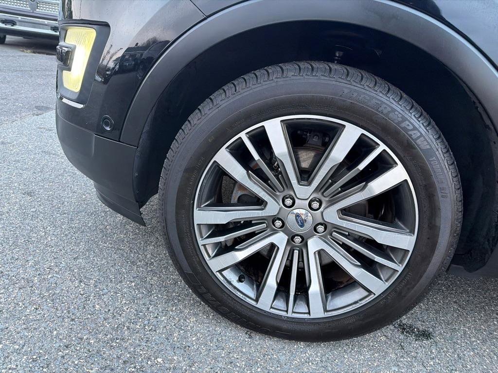 Used 2017 Ford Explorer Platinum image 37