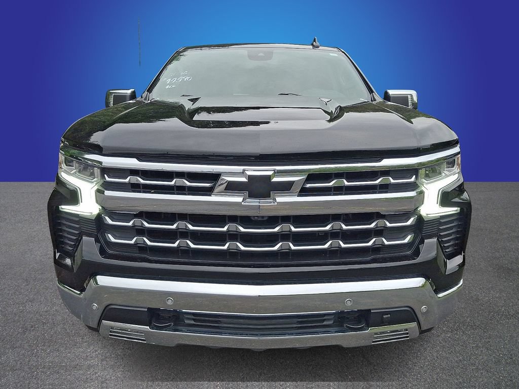 Used 2024 Chevrolet Silverado 1500 LTZ AWD/4WD image 2
