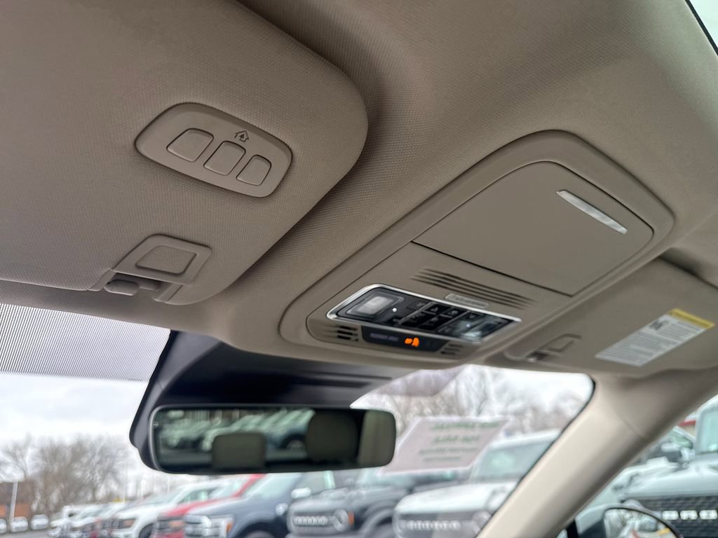 Used 2025 Lincoln Nautilus Reserve image 47