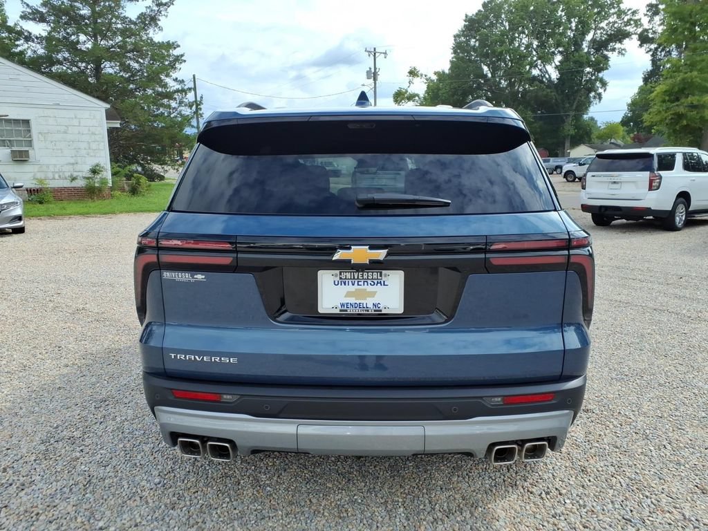 Used 2026 Chevrolet Traverse LT w/ Driver Confidence Package FWD image 6