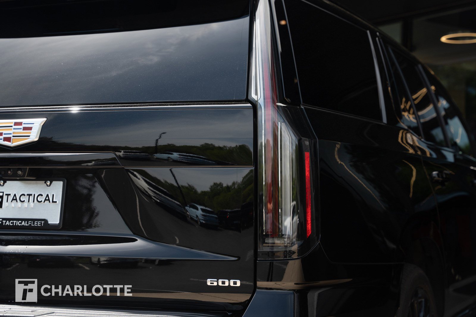 Used 2025 Cadillac Escalade Sport Platinum w/ LPO, Floor Liner Package AWD/4WD image 15