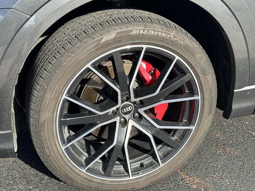 Used 2022 Audi Q8 Premium Plus image 10