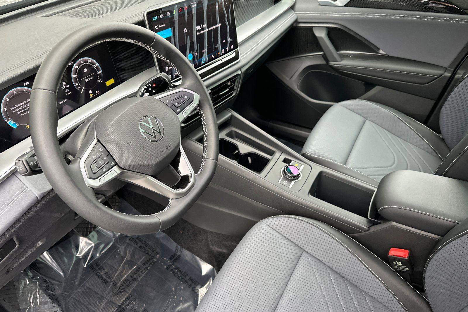 New 2026 Volkswagen Tiguan SE image 9