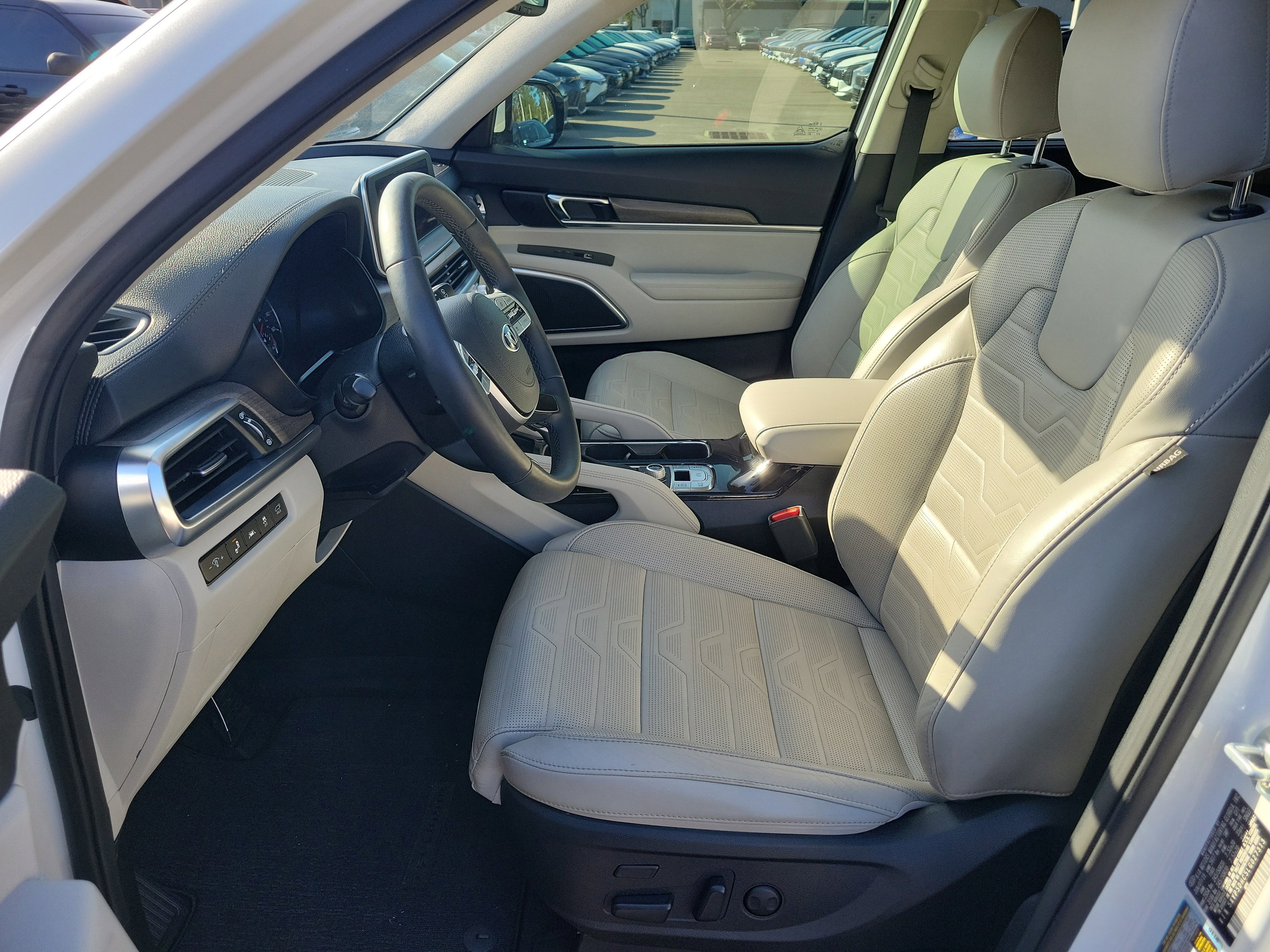 Used 2020 Kia Telluride SX w/ SX Prestige Package image 23