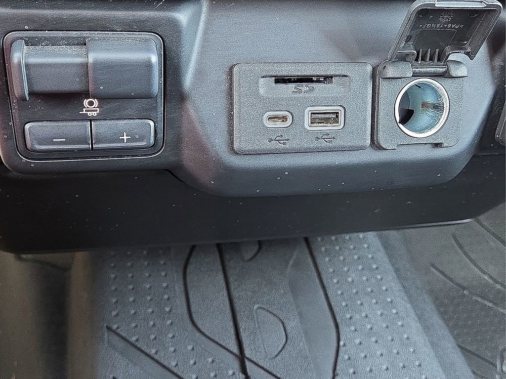 Used 2021 Chevrolet Silverado 1500 LT w/ Texas Edition Plus image 28