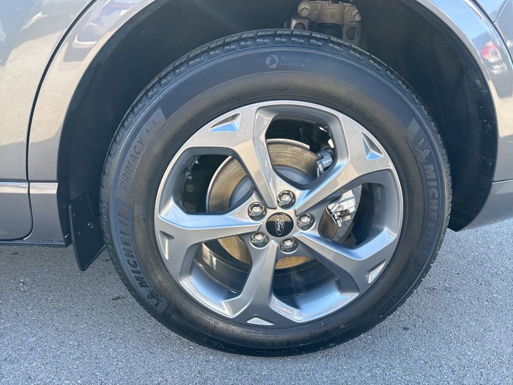 Used 2024 Ford Escape ST-Line w/ Cold Weather Package image 29