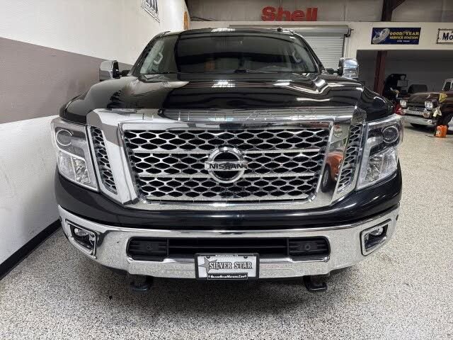 Used 2018 Nissan Titan SL w/ Chrome Package AWD/4WD image 2